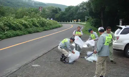 沿道のゴミ拾い